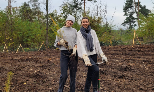 Baumpflanzen 2024 im Harz - Samira und Leonie